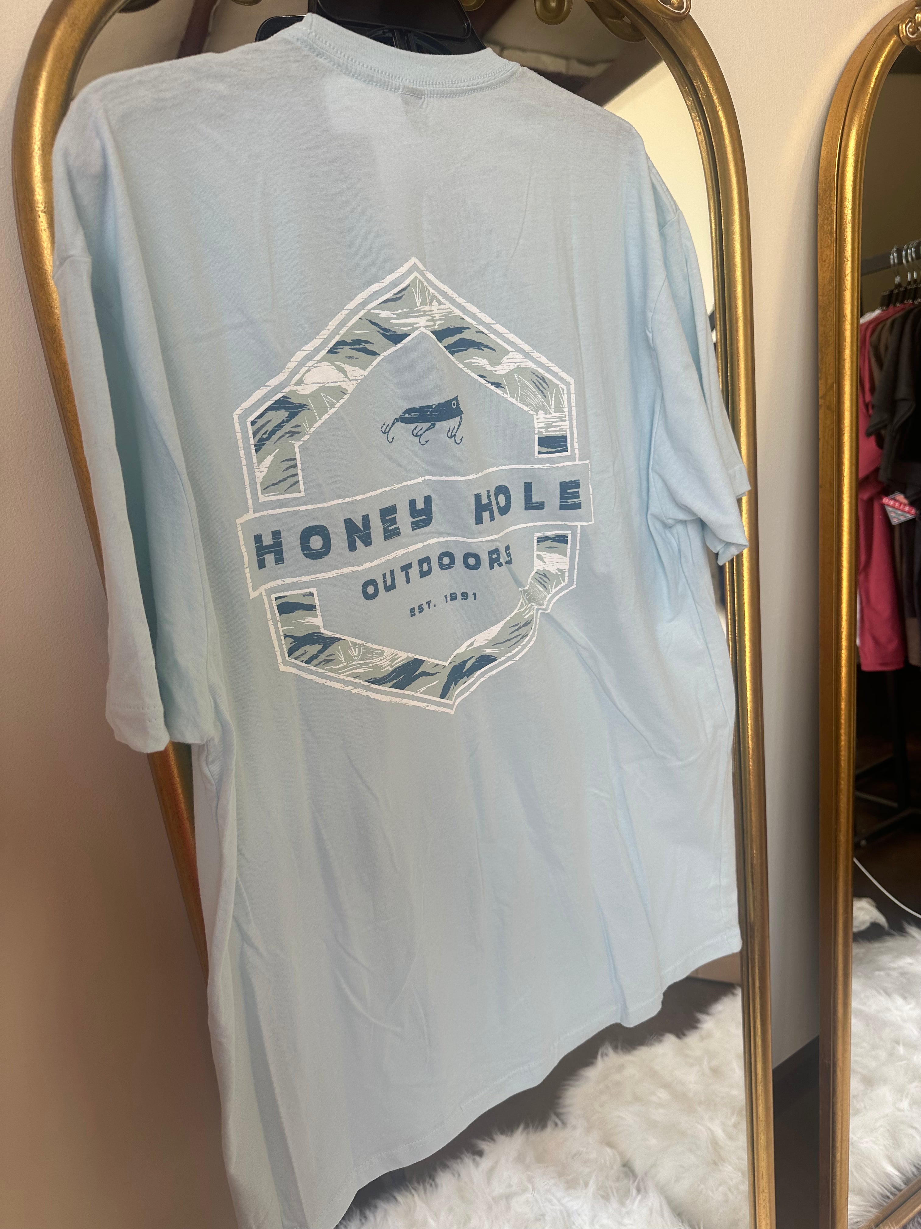Honey Hole Short Sleeve Red Fish Hex